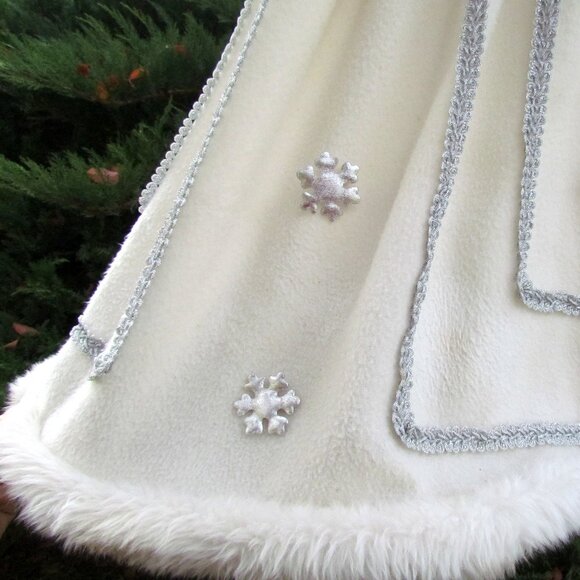 CHRISTMAS COSTUME, SNOW ANGEL, WINTER FAIRY QUEEN, OFF-WHITE & SILVER, FAUX FUR - Picture 3 of 8